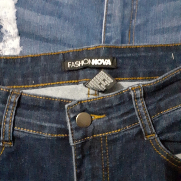 Jeans - Picture 2 of 3